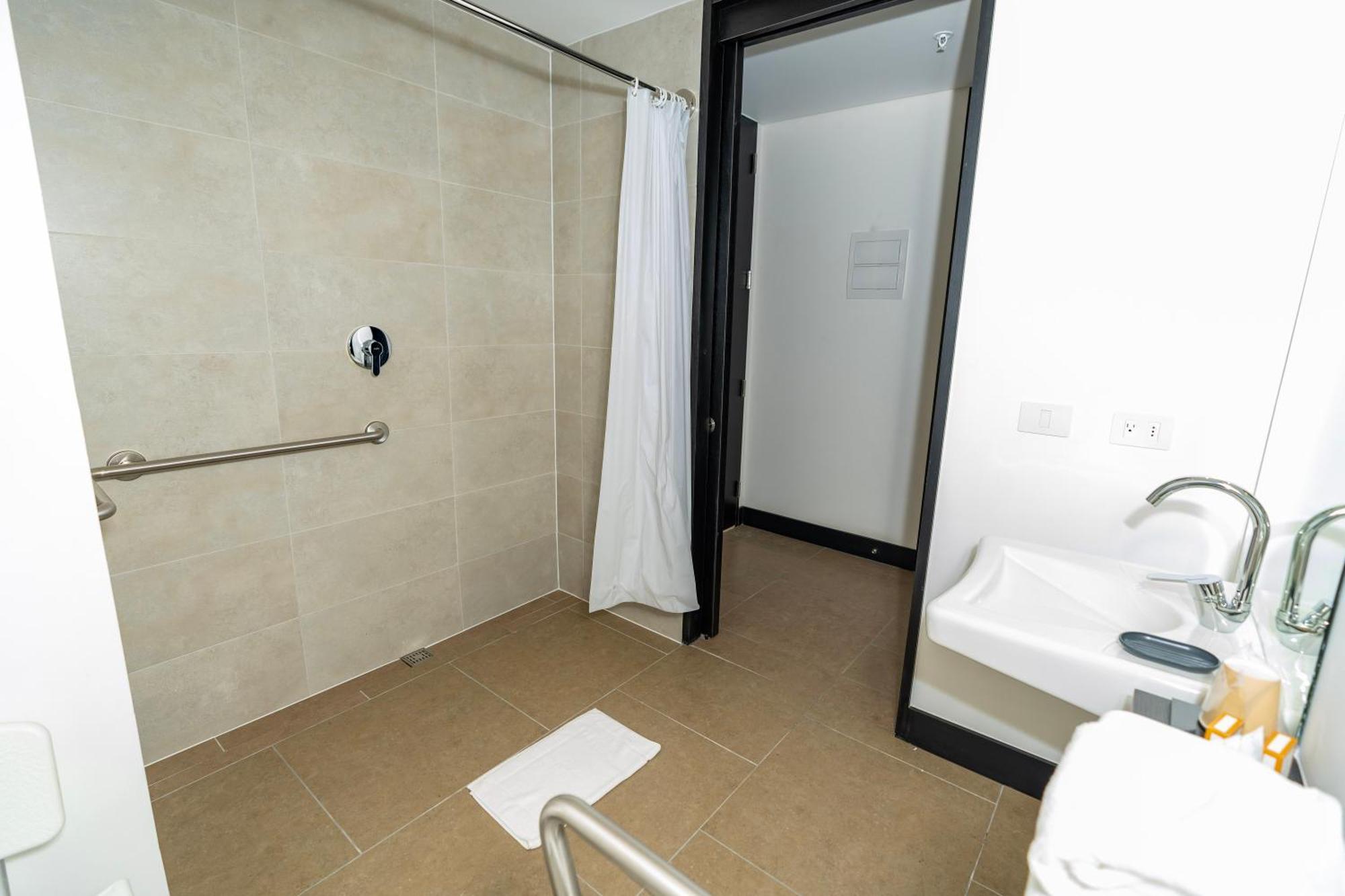 แฮมป์ตัน บาย ฮิลตัน อันโตฟากัสตา Hotel ภายนอก รูปภาพ